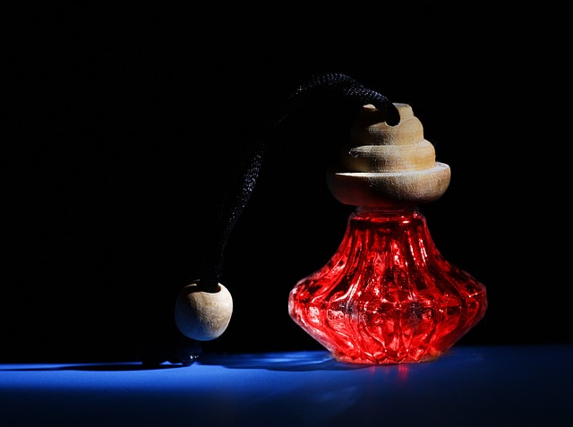 Duik in de wereld van parfum: van geschiedenis en soorten tot productie en de kracht van geur